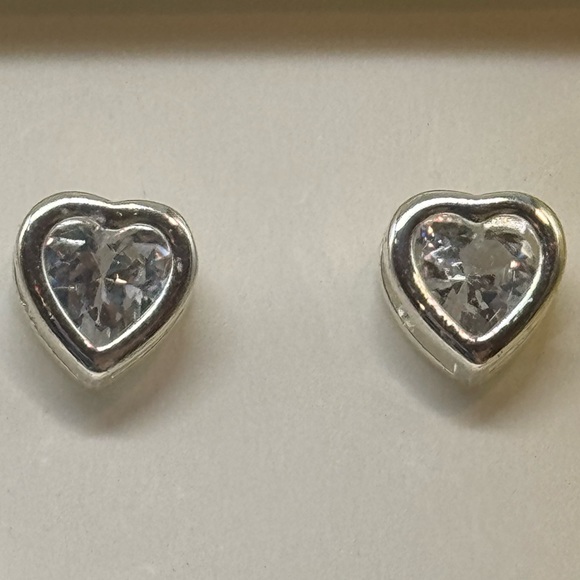 Box Set 5 Pairs Silver Stud Earrings Hearts - Picture 4 of 15